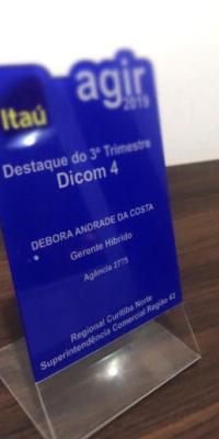 debora-costa-itau